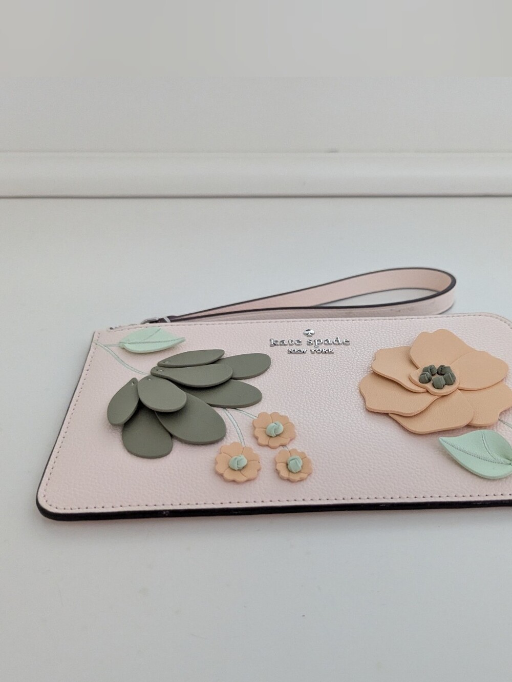 NWOT! Kate Spade New York Lucy Floral Wristlet Wallet In Fresh Peach Multi - Picture 5 of 15